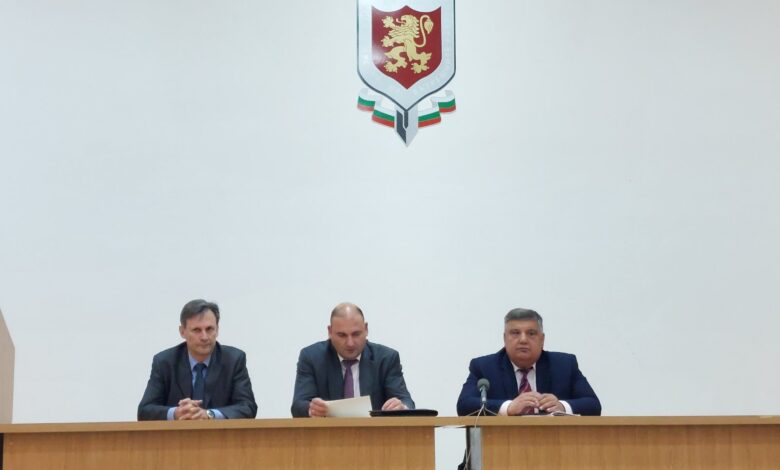 На снимката ст. комисар Илиан Иванов, гл. комисар Димитър Кангалджиев и най-вдясно - ст. комисар Пламен Иванов